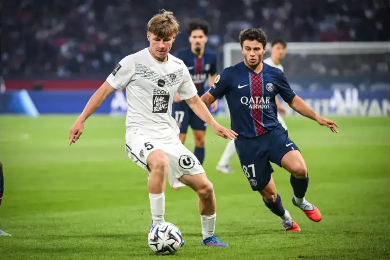 Angers with seven players out ahead of PSG clash