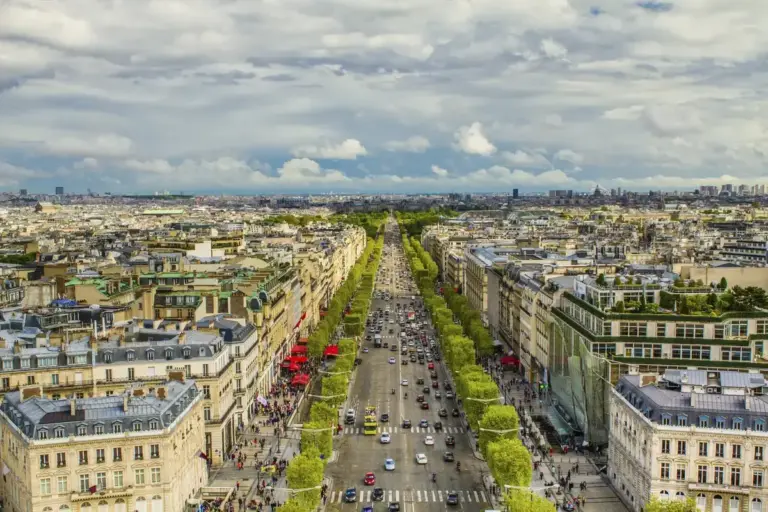 PSG launch cafe business in heart of Paris