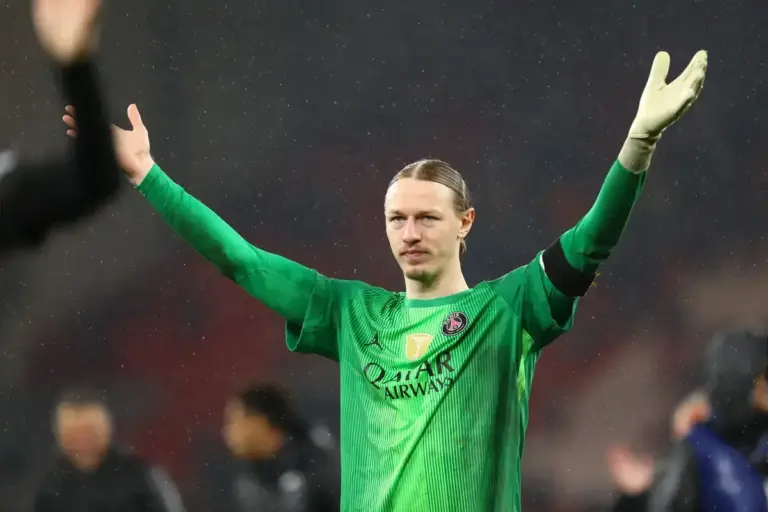 Journalist comes to defense of PSG goalkeeper Matvey Safonov