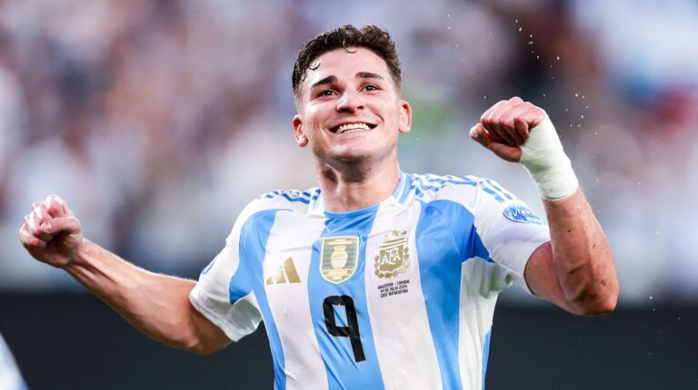 Barcelona Bid Forces PSG Into Julian Alvarez Call